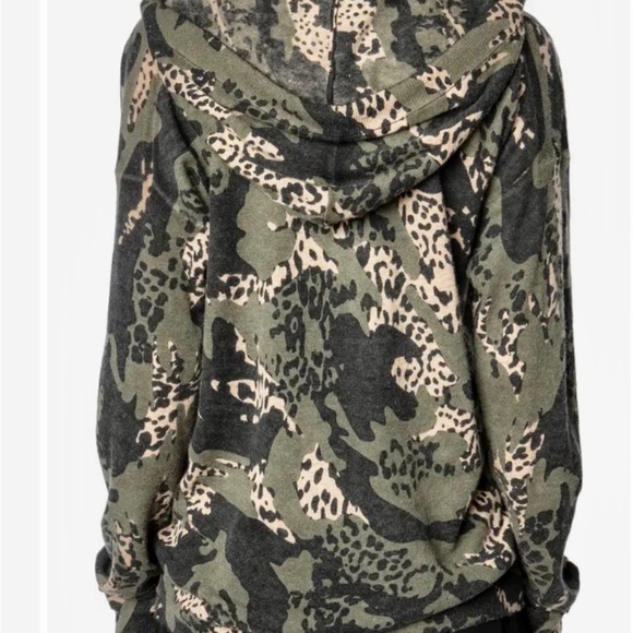 💚Zadig & Voltaire Camo Print CASHMERE Zip Sweater Jacket Hood Small $495
Rare! - Picture 3 of 10